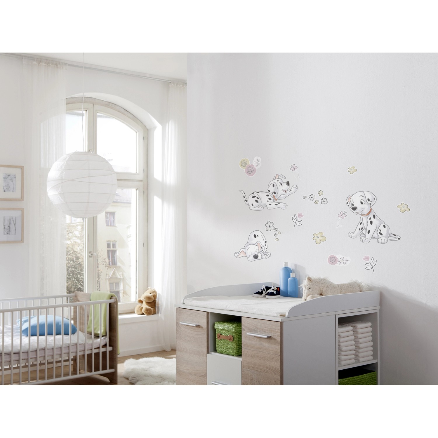 Wandsticker mit Dalmatiner-Motiv im Kinderzimmer, Wanddekoration Best of Friends von Komar.