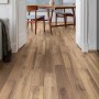 Verlegtes, wasserfestes 8 mm Laminat Kronoflooring Binyl Pro Alamos Oak im Wohnraum.