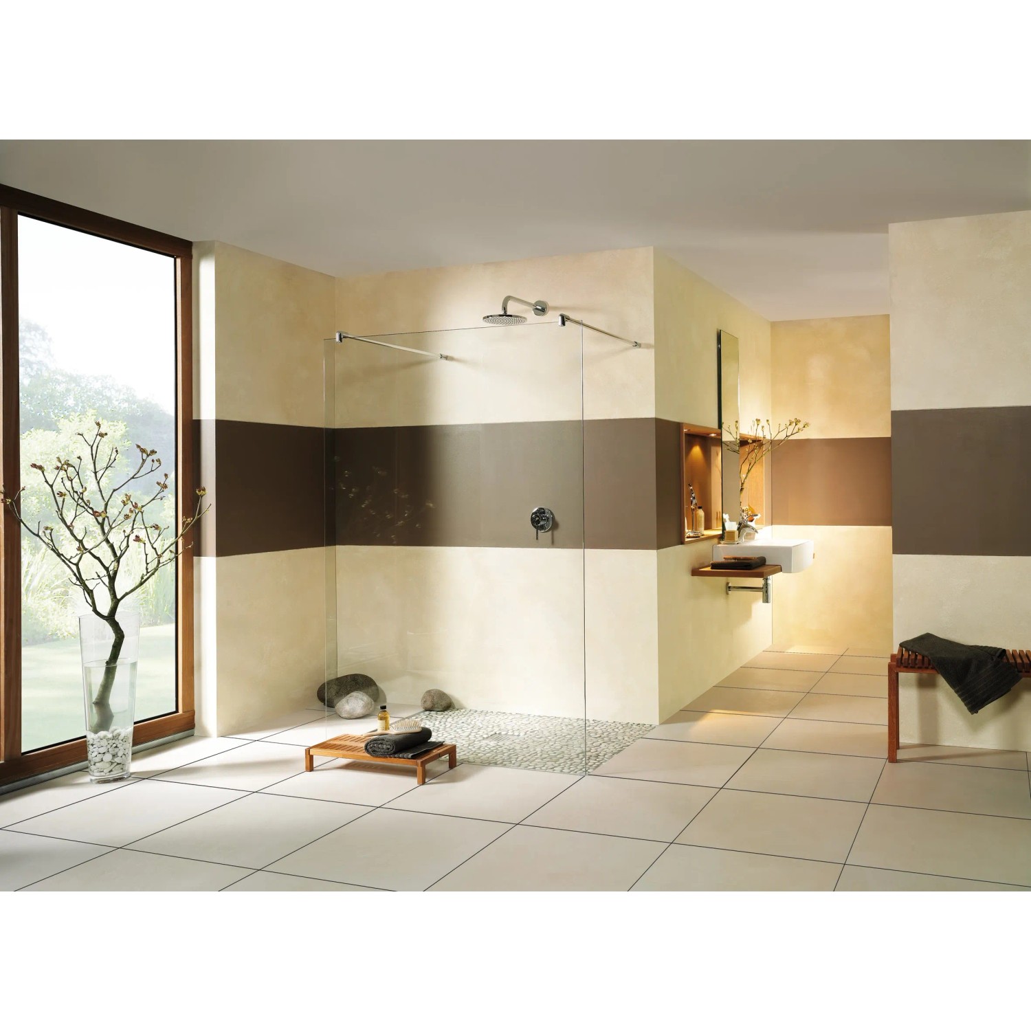 Freistehende Breuer Walk-In Duschwand Entra mit Chrom-Profil und Klarglas, 120 cm breit.