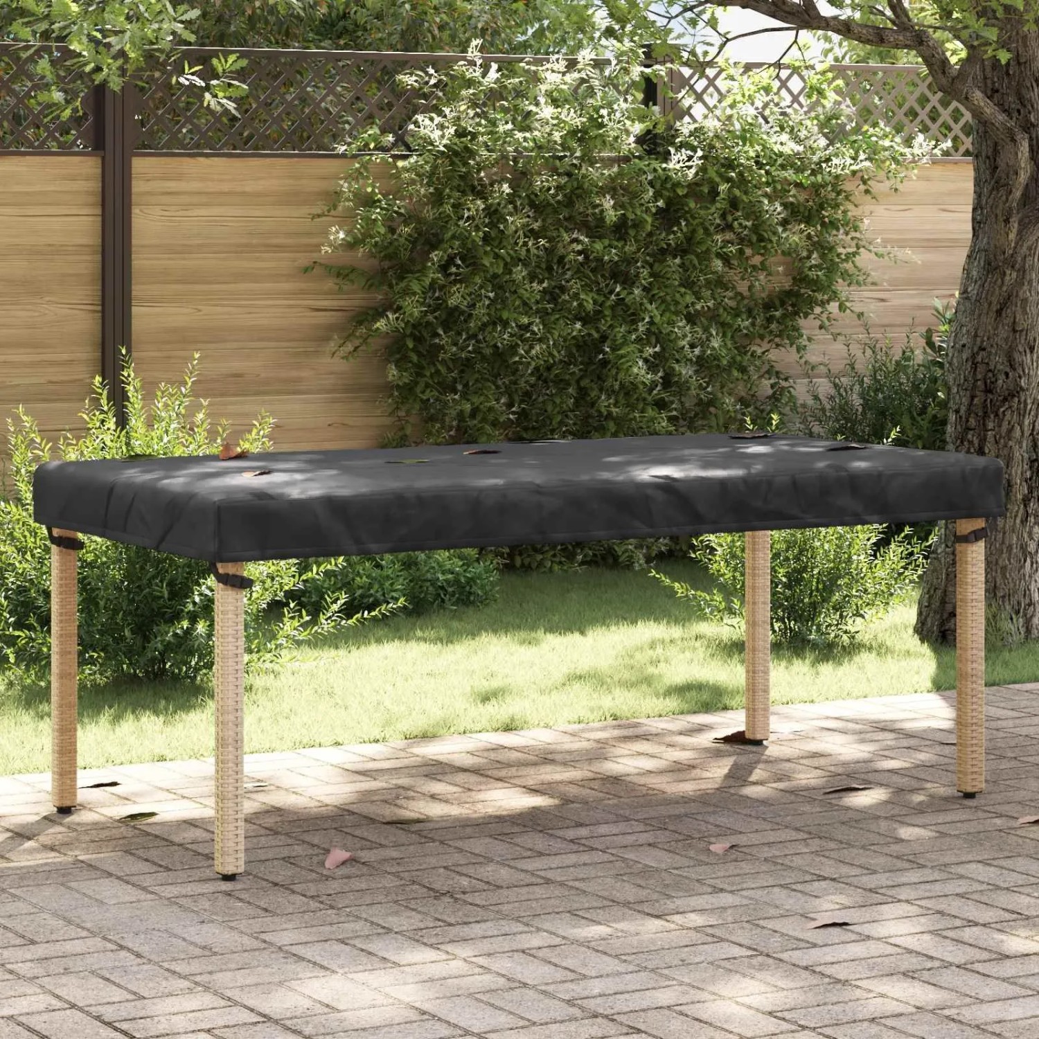 Schwarze vidaXL Tischdecke (102x202x15 cm) aus wasserfestem Stoff für Tische im Innen- und Außenbereich.
