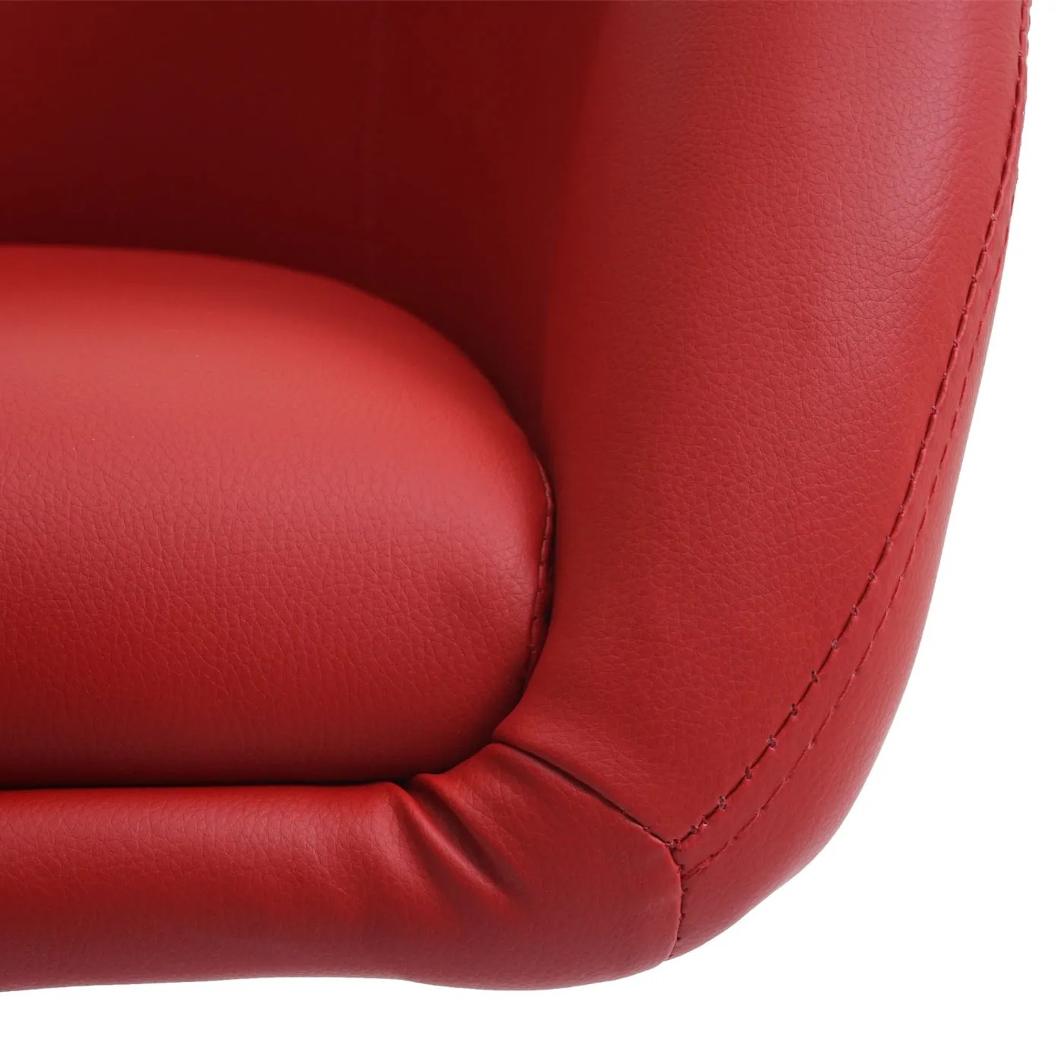 Detailaufnahme: Roter MCW Esszimmerstuhl F19 mit Kunstlederbezug. Polsterstuhl mit abgerundeten Formen.