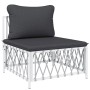 Weißes Gartenmöbel Eckteil mit grauen Kissen aus dem vidaXL 5-tlg. Lounge-Set.