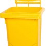 Gelbe PROREGAL Mülltonne, 120 Liter, aus HDPE-Kunststoff mit offenem Deckel.