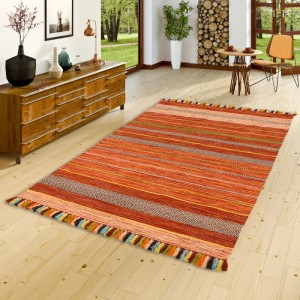 Handgewebter Kelim Teppich Kalleen Terrakotta, 200x300 cm. Kurzflorteppich mit Streifenmuster und Fransen.