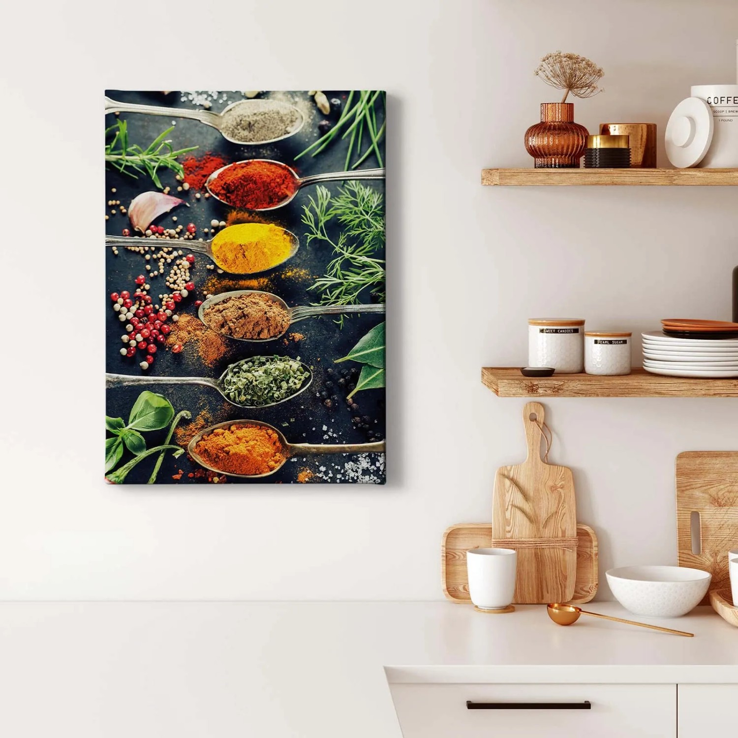 Buntes Küchenbild: Leinwandbild mit Gewürzen auf Löffeln im Hochformat als Wanddeko.
