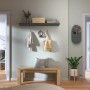 Wand in Schiefergrau mit CREATE! Buntlack Lotta seidenmatt gestrichen. Wohnraum-Szene.