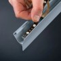 Graues Paulmann Corner Profil (2m) mit LED-Streifen für indirekte Beleuchtung.