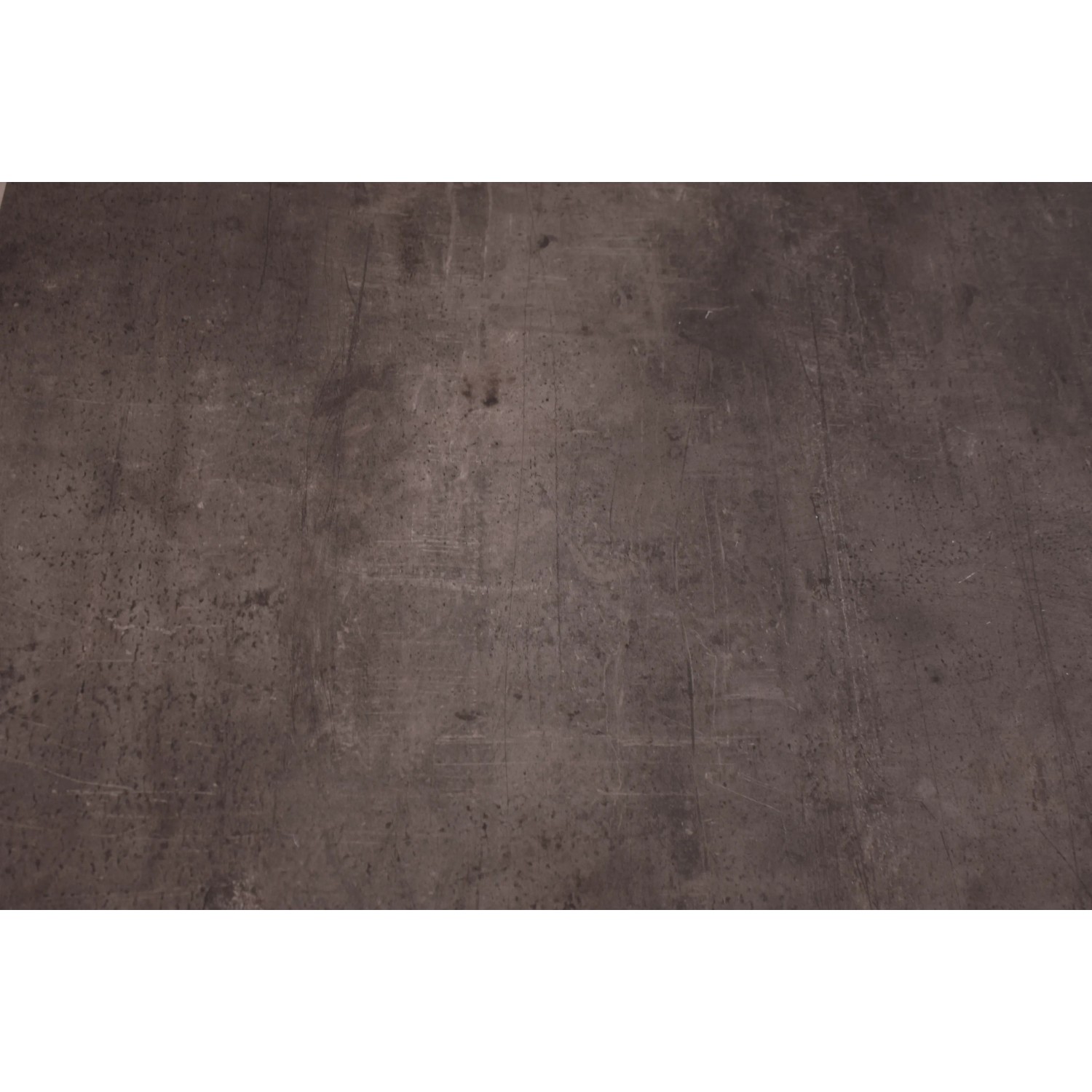 Detailaufnahme der Tischplatte des ausziehbaren Gartentischs SOPHIA in Grau.