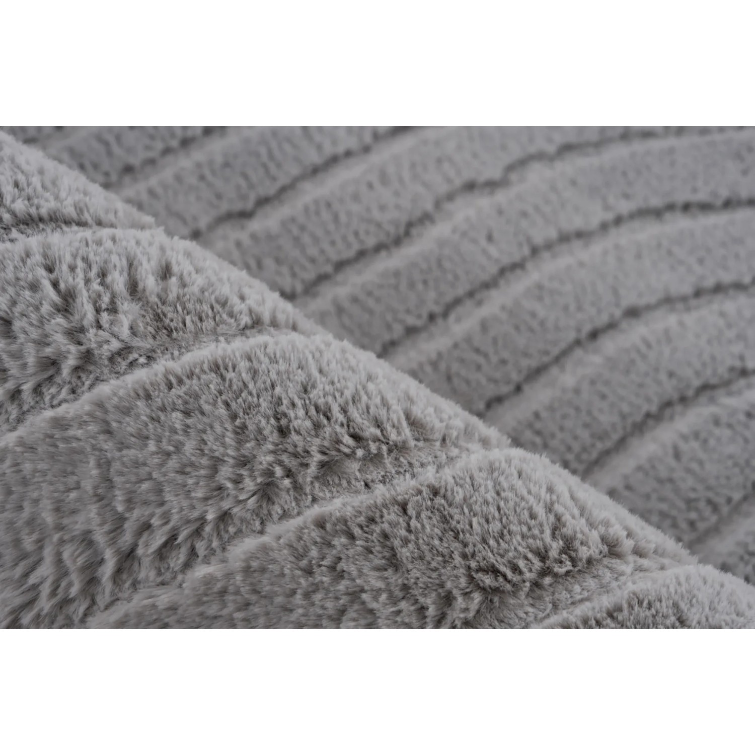 Detailansicht: Silberner Lalee Teppich Comfort 501, Kurzflor mit 3D-Effekt.