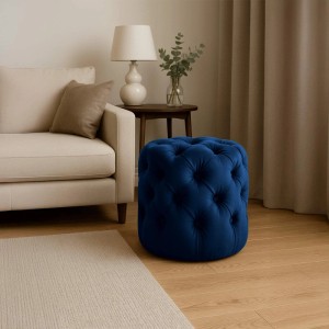 Blauer Samt-Sitzhocker Drancy, rund, getuftet im Chesterfield-Stil. Ideal als Fußhocker oder Sitzgelegenheit.