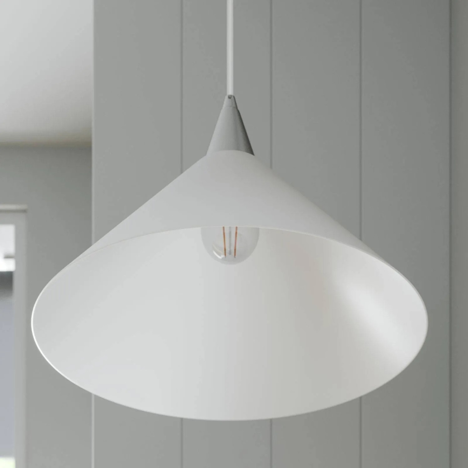 Weiße Lindby Petra Pendelleuchte aus Glas, konisch, 1-flammig E27. Moderne Küchenleuchte.