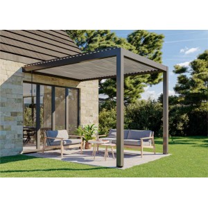 Wandmontierte Huun Pergola Piano in Anthrazit-Weiß, 300x400 cm, mit Lamellendach und Sitzgruppe.