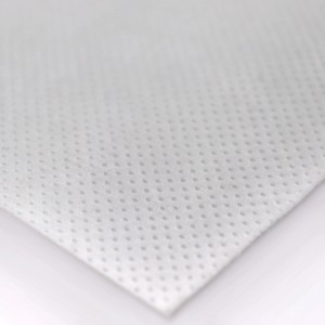 Detailaufnahme eines weißen Aquagart Unkrautvlies (150g/m²) für den Garten.