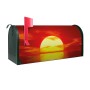 Grüner Banjado US Briefkasten mit Sonnenuntergang Motiv und roter Fahne.