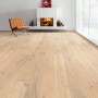 Heller Living by Haro Parkett Eiche Weiß, Landhausdiele mit Naturöl-Finish im Wohnraum.