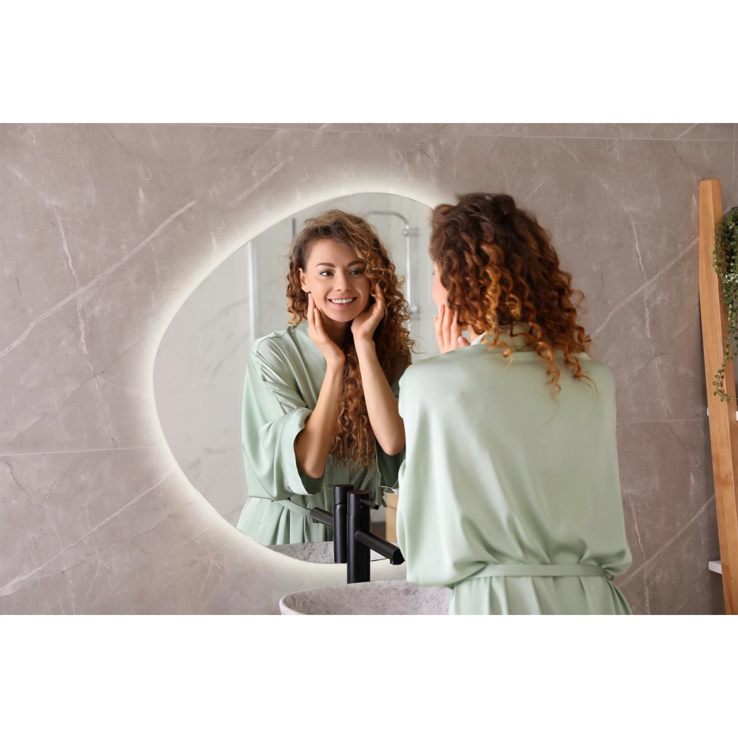 Tulup LED-Lichtspiegel 68 x 67 cm Badezimmerspiegel Industrieller Wandspiegel Asymmetrischer Spiegel Warmweiß 3000K_5