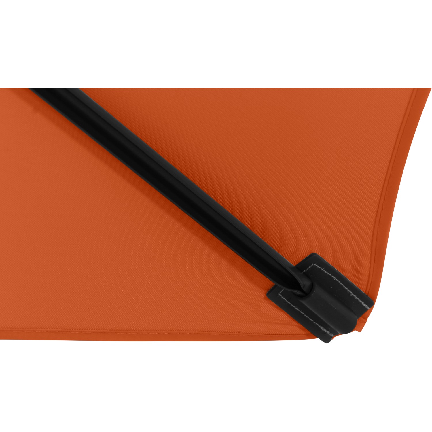 Detailaufnahme: Terra-farbener Siena Garden Marktschirm City mit schwarzem Gestell.