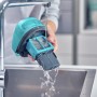 Reinigung des Schmutzwassertanks vom Leifheit Akku-Saugwischer Regulus Aqua PowerVac unter fließendem Wasser.
