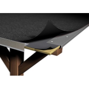 Alu Tropfkante (250x2000mm) am Dach montiert, Detailansicht der Dachblech-Installation.