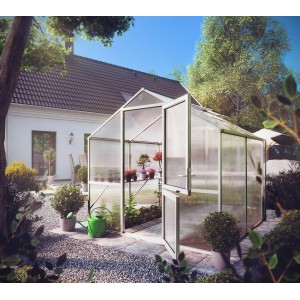 KGT Gewächshaus Alu blank 5,06 m² mit geöffneter Tür im Garten.