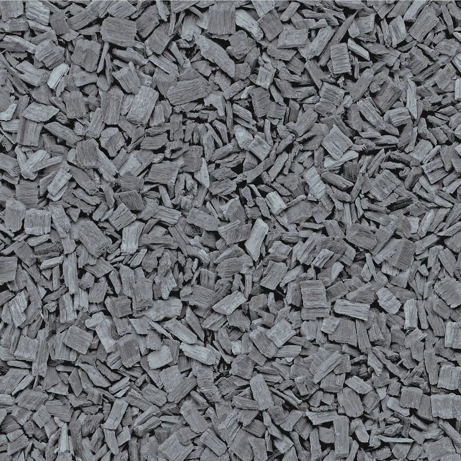 Graue Galamio Holzhackschnitzel als Mulch. Unregelmäßige Holzstücke mit rauer Textur für den Garten.