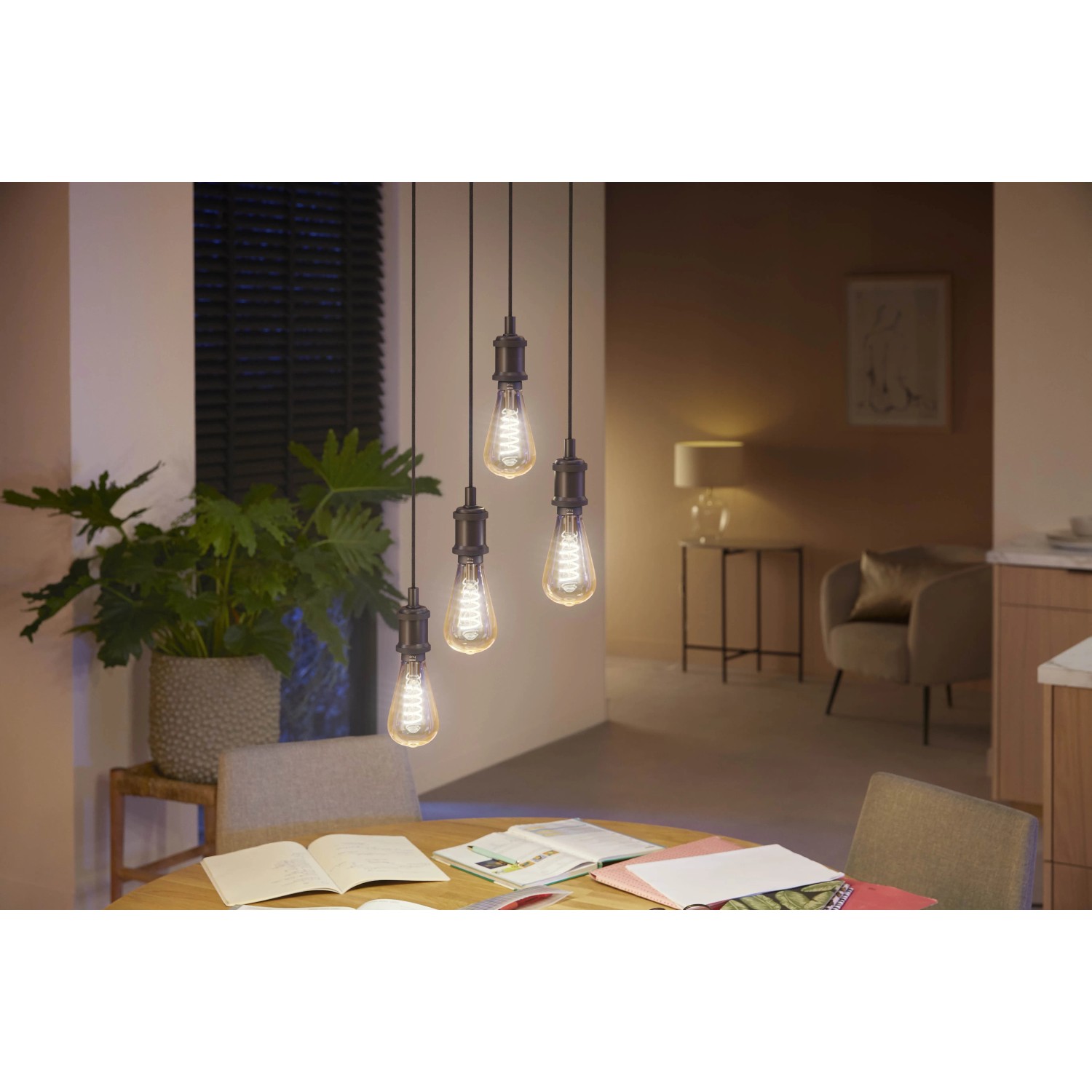 Philips Hue Filament Lampe E27 ST72, warmweiß bis kaltweiß, Retro-Look.