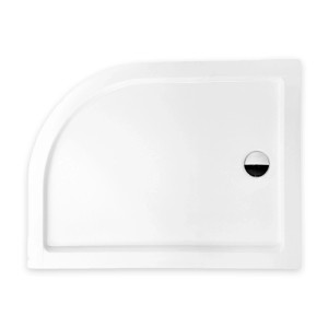 Weiße asymmetrische KOLMAN Duschwanne 120x90 cm mit linker Rundung und Ablaufgarnitur. Modernes Sanitäracryl für Duschen.