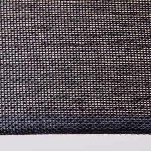 Detailaufnahme der schwarzen Textiloberfläche der Brilliant LED Deckenleuchte Penley.
