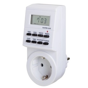 Digitale Wochen-Zeitschaltuhr in Weiß mit Display und Schutzkontaktstecker.