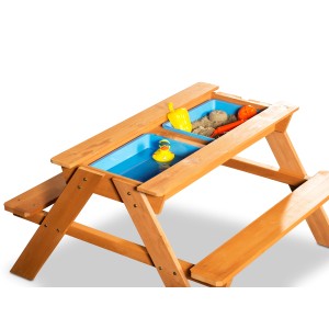 Coemo 2in1 Sand- und Wasserspieltisch aus Holz mit blauen Wannen und Spielzeug für Kinder.