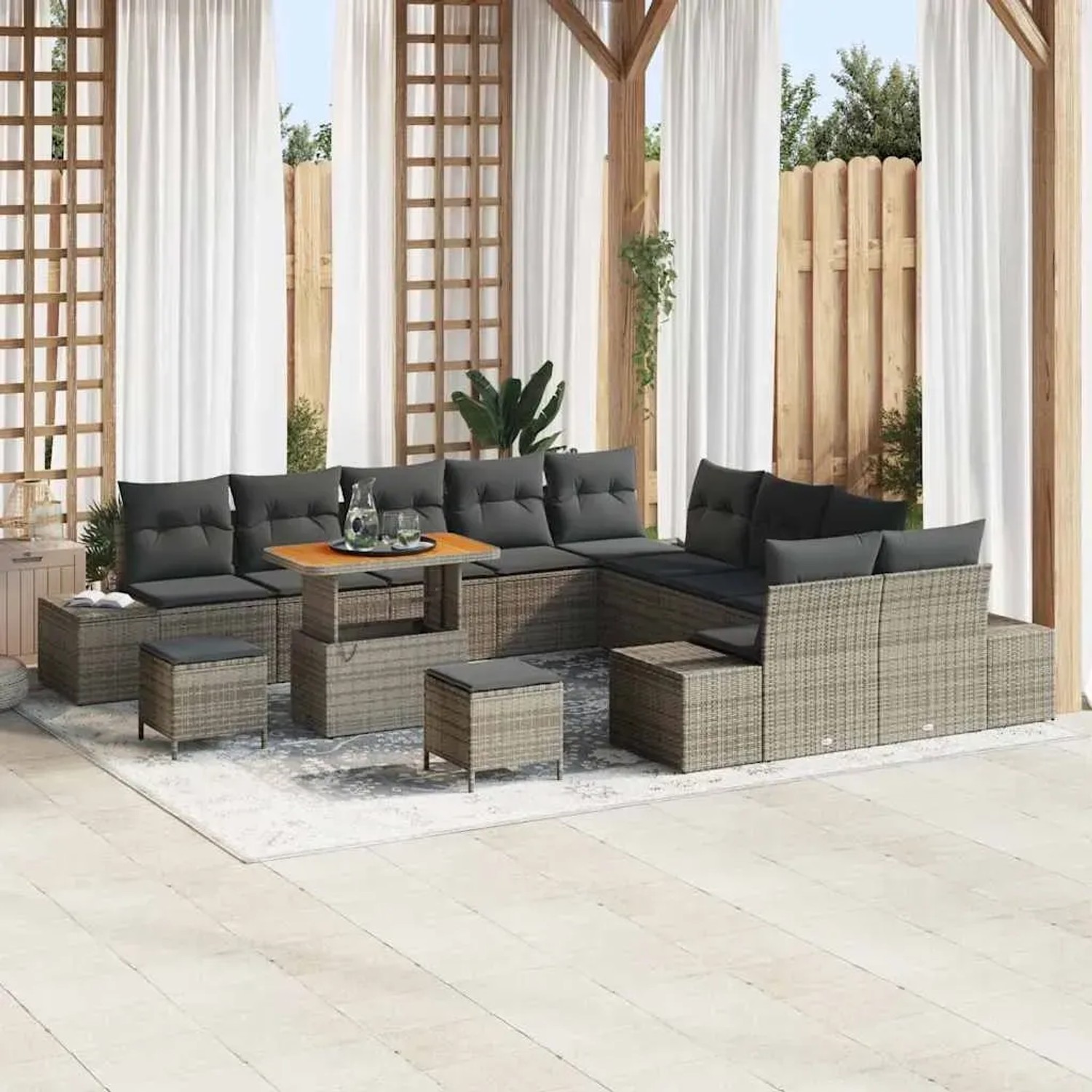 Graues 13-tlg. vidaXL Garten-Sofa-Set aus Poly Rattan mit Tisch und Kissen für Terrasse und Garten.