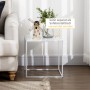 Weißer HOMCOM Beistelltisch aus Stahl, quadratisch, neben hellem Sofa. Modernes Design, Teil eines Couchtisch-Sets.