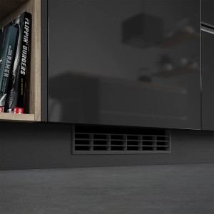 Schwarzes SOTECH Lüftungsgitter (396x83 mm) für Sockelleisten in Küche oder Bad.