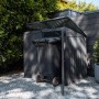 Floraworld Mülleimer-Garage, anthrazit, für zwei 240L Tonnen, mit geöffneter Tür und Mülltonne.