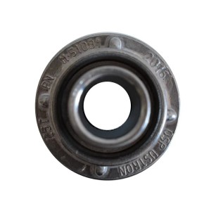 Robuste Storz D Kupplung 25mm aus Aluminium, silber, mit zentraler Öffnung. Für Schlauchverbindungen.