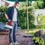 Einhell Akku-Drucksprühgerät GE-WS 18/35 Li-Solo im Einsatz zur Gartenpflege.