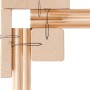 Detailaufnahme der Eckverbindung einer Woodfeeling Sauna mit Schrauben.