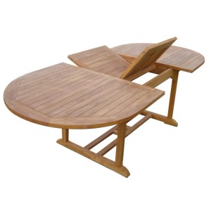 Ausziehbarer Teak Gartentisch, oval, hellbraunes Holz. Ausziehmechanismus sichtbar. Robuster Holztisch.