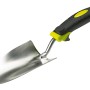 Blumenkelle aus Edelstahl mit ergonomischem Griff für Gartenarbeiten.