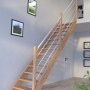 Gerade Holztreppe Mykonos Pro Eiche mit weißem Edelstahlgeländer (rechts).