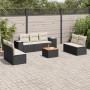 Schwarze 8-tlg. Garten-Sofagarnitur aus Rattan mit cremefarbenen Kissen und Akazienholztisch.