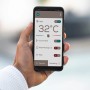 Smartphone mit App-Steuerung für Bestway Lay-Z-Spa Whirlpool, Temperaturanzeige und AirJet Massage.