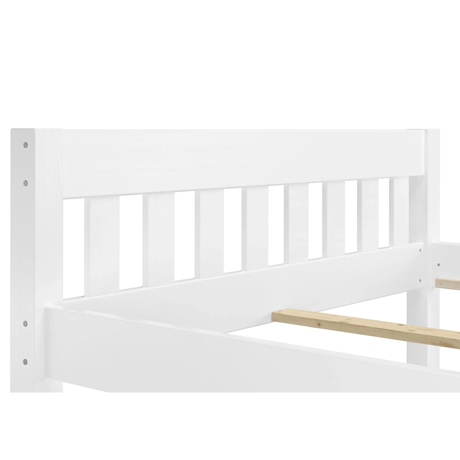 Weißes Kiefer-Doppelbett, Detailansicht des Kopfendes mit vertikalen Latten und Lattenrostauflage im Bettrahmen.