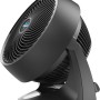 Schwarzer Vornado Bodenventilator 633, Ø 24 cm, für gleichmäßige Luftzirkulation.