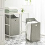 SoBuy Wäscheschrank BZR57-W mit 2 grauen Wäschesäcken aus Vlies und Ablage.