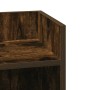 Detailansicht der Ecke eines Beistelltisches in dunkler Räuchereiche-Optik aus Holzwerkstoff mit Ablage.