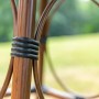 Detailaufnahme: Bambus-Optik des Acamp Gartenmöbel-Sets Maui, Sessel und Tisch.