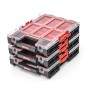 Stapel aus PROREGAL QBRICK Sortimentskästen One M, schwarz mit transparentem Deckel und roten Fächern.