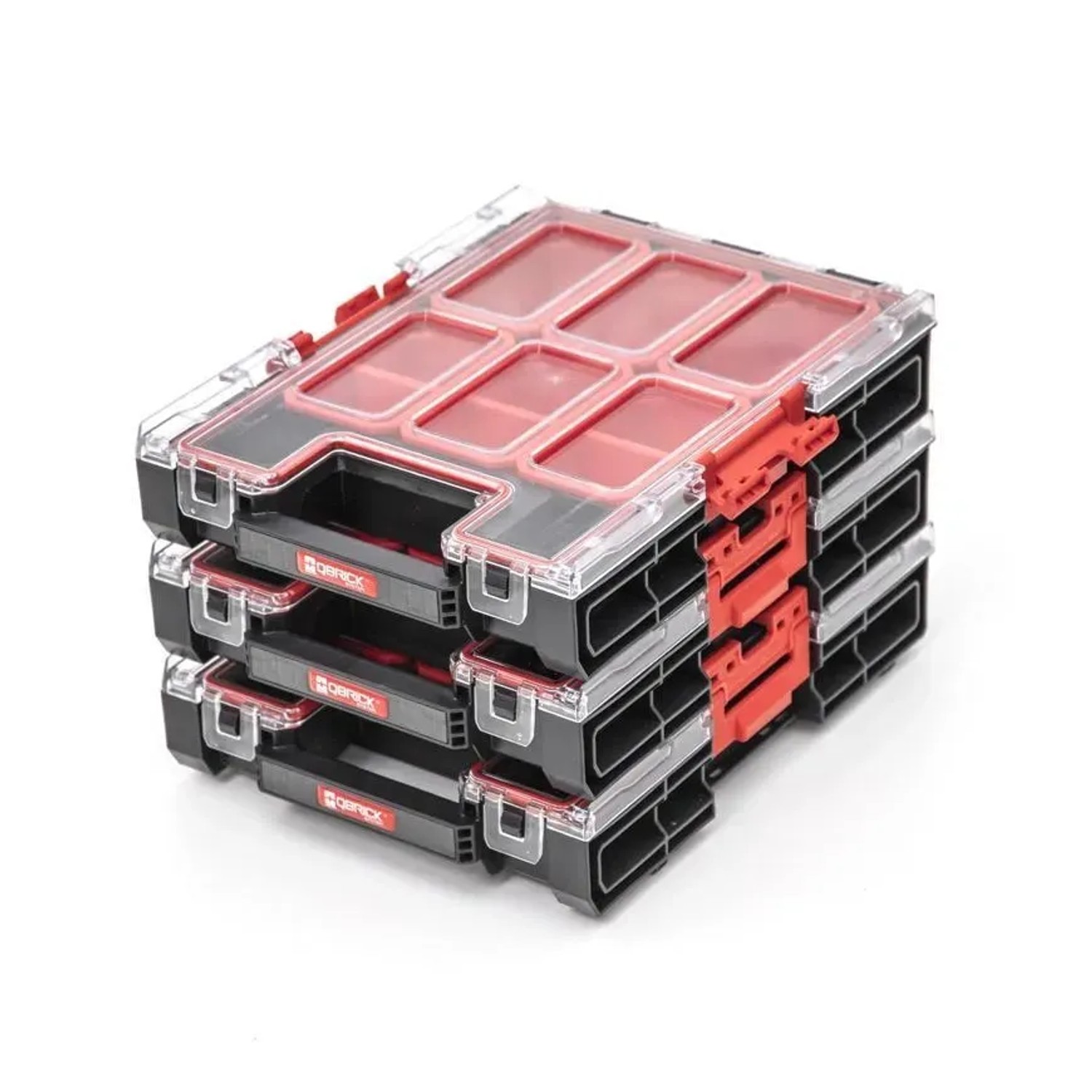 Stapel aus PROREGAL QBRICK Sortimentskästen One M, schwarz mit transparentem Deckel und roten Fächern.