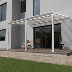 Weißes Juskys Terrassendach Borneo 4x3m mit transparenten Doppelstegplatten und Sitzgruppe.